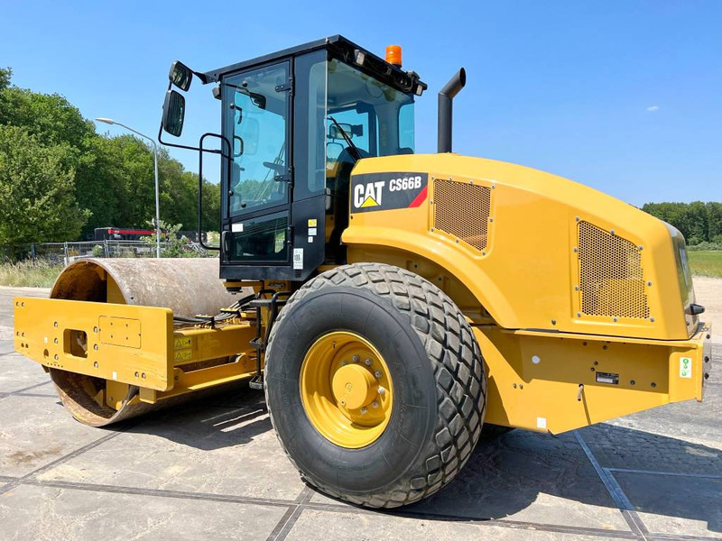 Cat CS66B Excellent Condition / Low Hours / CE - Compacteur: photos 3 Cat CS66B Excellent Condition / Low Hours / CE - Compacteur: photos 3