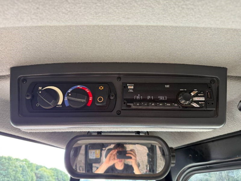 Bulldozer Cat D6XE LGP - German Machine / Folding Blade / Ripper: photos 15 Bulldozer Cat D6XE LGP - German Machine / Folding Blade / Ripper: photos 15