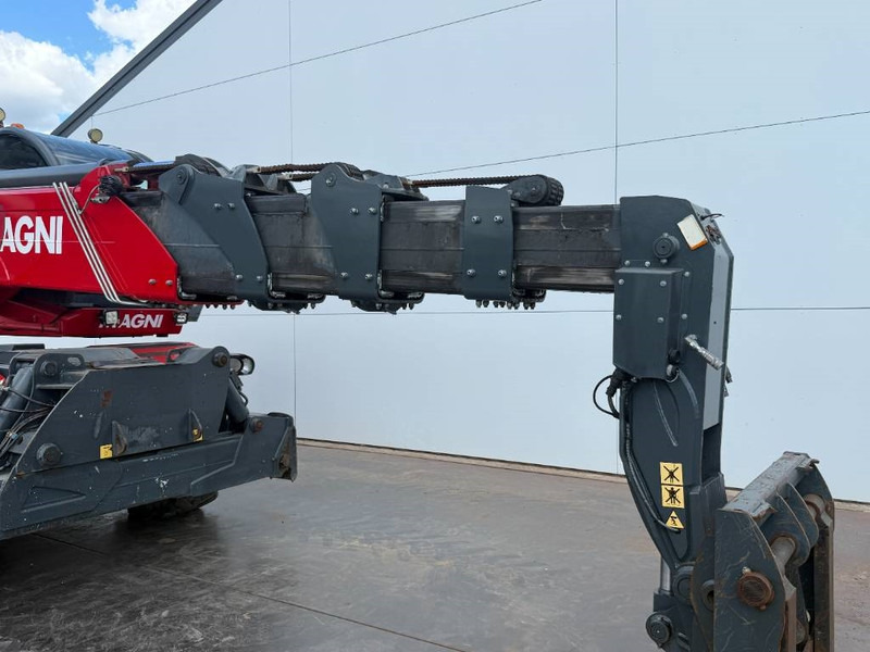 Chariot télescopique MAGNI RTH5.30 - Remote Control / 4x4x4 / Airco: photos 17