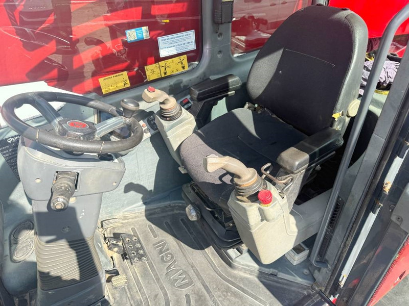 Chariot télescopique MAGNI RTH5.30 - Remote Control / 4x4x4 / Airco: photos 8