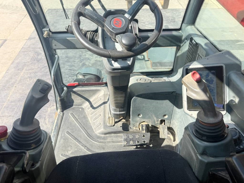 Chariot télescopique MAGNI RTH5.30 - Remote Control / 4x4x4 / Airco: photos 9