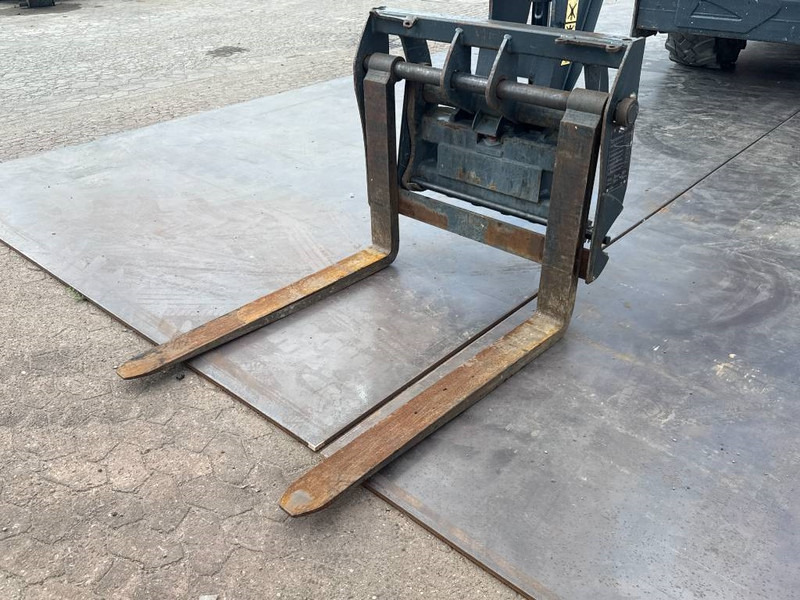 Chariot télescopique MAGNI RTH5.30 - Remote Control / 4x4x4 / Airco: photos 13