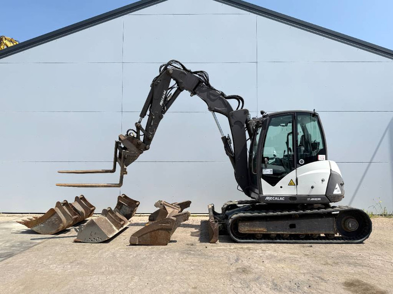 Mecalac 8MCR - 6 Attachments Included! Auto Greasing - Mini pelle: photos 1 Mecalac 8MCR - 6 Attachments Included! Auto Greasing - Mini pelle: photos 1