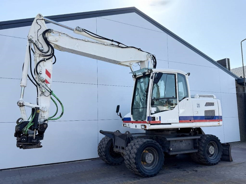 Volvo EW160D - Tiltrotator / Triple Boom / Auto Lube - Pelle sur pneus: photos 2 Volvo EW160D - Tiltrotator / Triple Boom / Auto Lube - Pelle sur pneus: photos 2