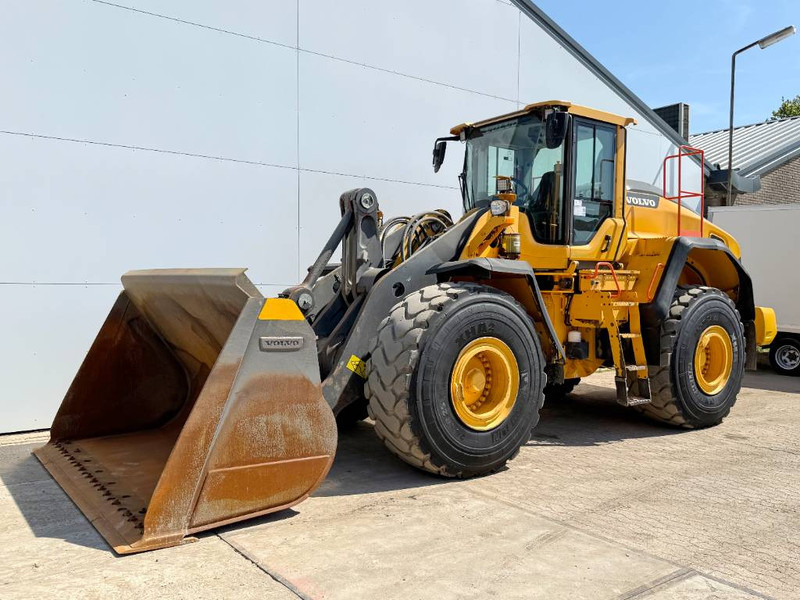 Volvo L150H - German Machine / Auto Greasing / Camera - Chargeuse sur pneus: photos 2 Volvo L150H - German Machine / Auto Greasing / Camera - Chargeuse sur pneus: photos 2