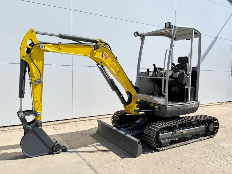 WACKER NEUSON EZ26 Zero Tail - Hammer Lines / Trench Bucket - Mini pelle: photos 2 WACKER NEUSON EZ26 Zero Tail - Hammer Lines / Trench Bucket - Mini pelle: photos 2