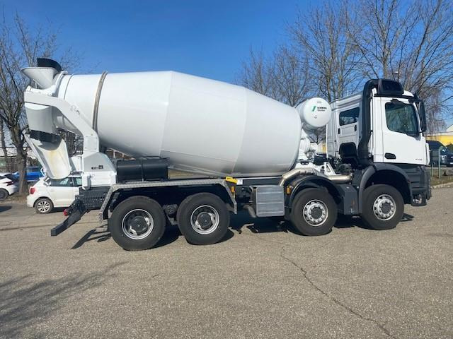 Mercedes Arocs 4145 - Camion malaxeur: photos 4 Mercedes Arocs 4145 - Camion malaxeur: photos 4