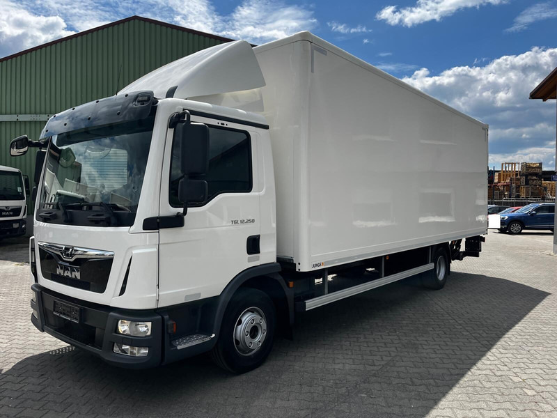 MAN TGL 12.250 Euro 6 4x2 - Camion fourgon: photos 1 MAN TGL 12.250 Euro 6 4x2 - Camion fourgon: photos 1