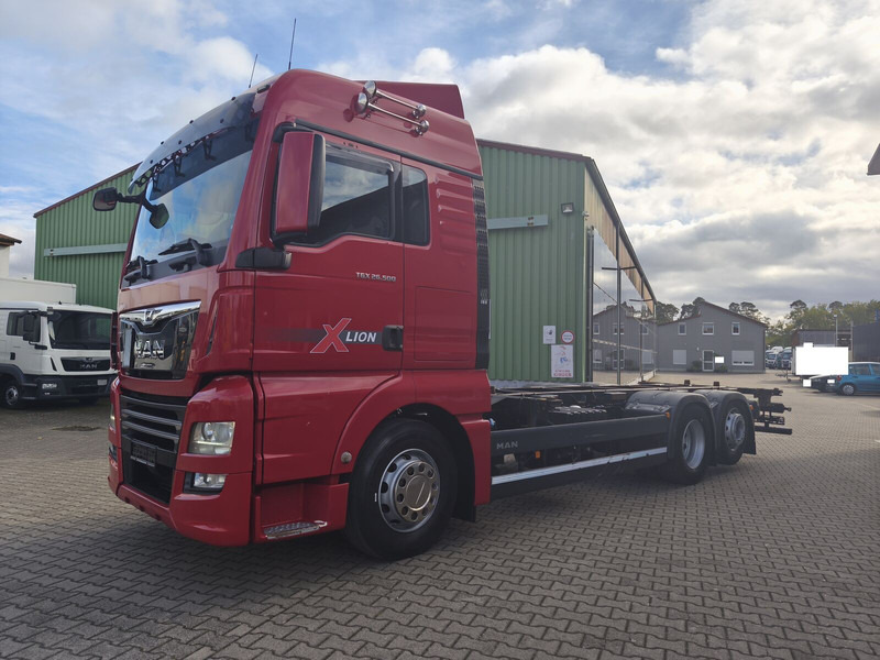 MAN TGX 26.500 BDF 6x2 Euro 6 Standard Lift+Lenk (29) - Châssis cabine: photos 1 MAN TGX 26.500 BDF 6x2 Euro 6 Standard Lift+Lenk (29) - Châssis cabine: photos 1