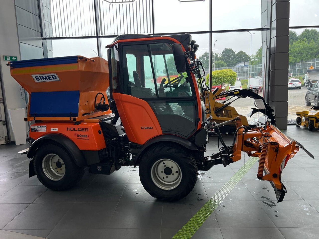 Holder C250 4X4 / LOW MTH / 1 Owner / Kubota Engine - Utilitaire électrique compact: photos 4 Holder C250 4X4 / LOW MTH / 1 Owner / Kubota Engine - Utilitaire électrique compact: photos 4