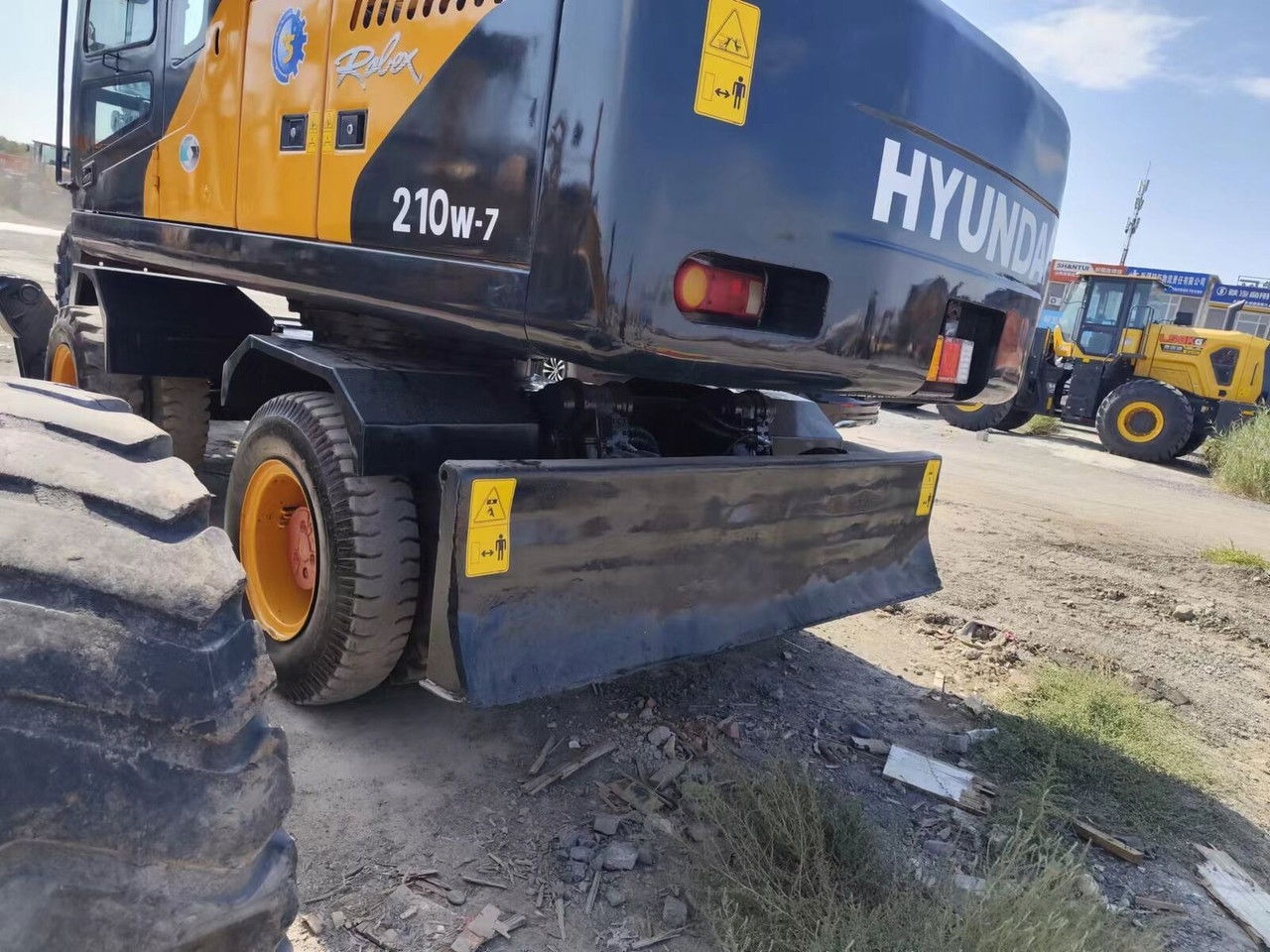 Hyundai R210-7 / Cummins / 1800MTH / Like NEW/20,5Tons/Sp R210-7 / Cummins / 1800MTH / Like NEW/20,5Tons/Special Ofert - Pelle sur pneus: photos 3 Hyundai R210-7 / Cummins / 1800MTH / Like NEW/20,5Tons/Sp R210-7 / Cummins / 1800MTH / Like NEW/20,5Tons/Special Ofert - Pelle sur pneus: photos 3