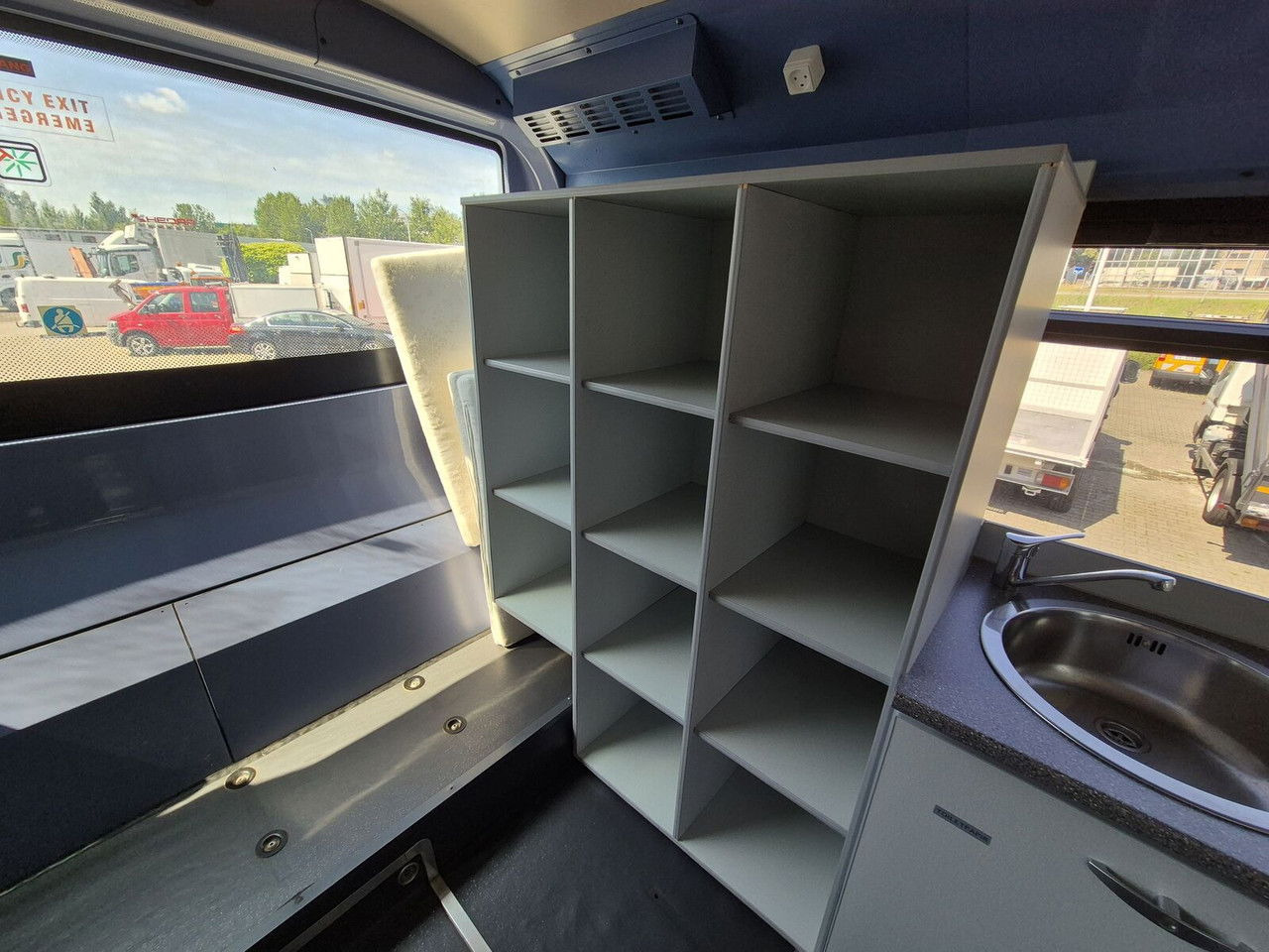 Autocar Irisbus Iveco 330 KM / Solar Panels / NEW Equiped: photos 21 Autocar Irisbus Iveco 330 KM / Solar Panels / NEW Equiped: photos 21