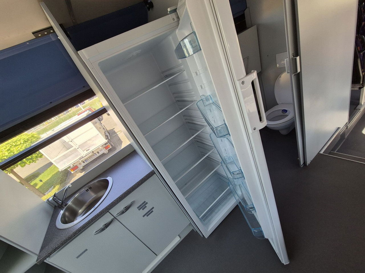 Autocar Irisbus Iveco 330 KM / Solar Panels / NEW Equiped: photos 18 Autocar Irisbus Iveco 330 KM / Solar Panels / NEW Equiped: photos 18