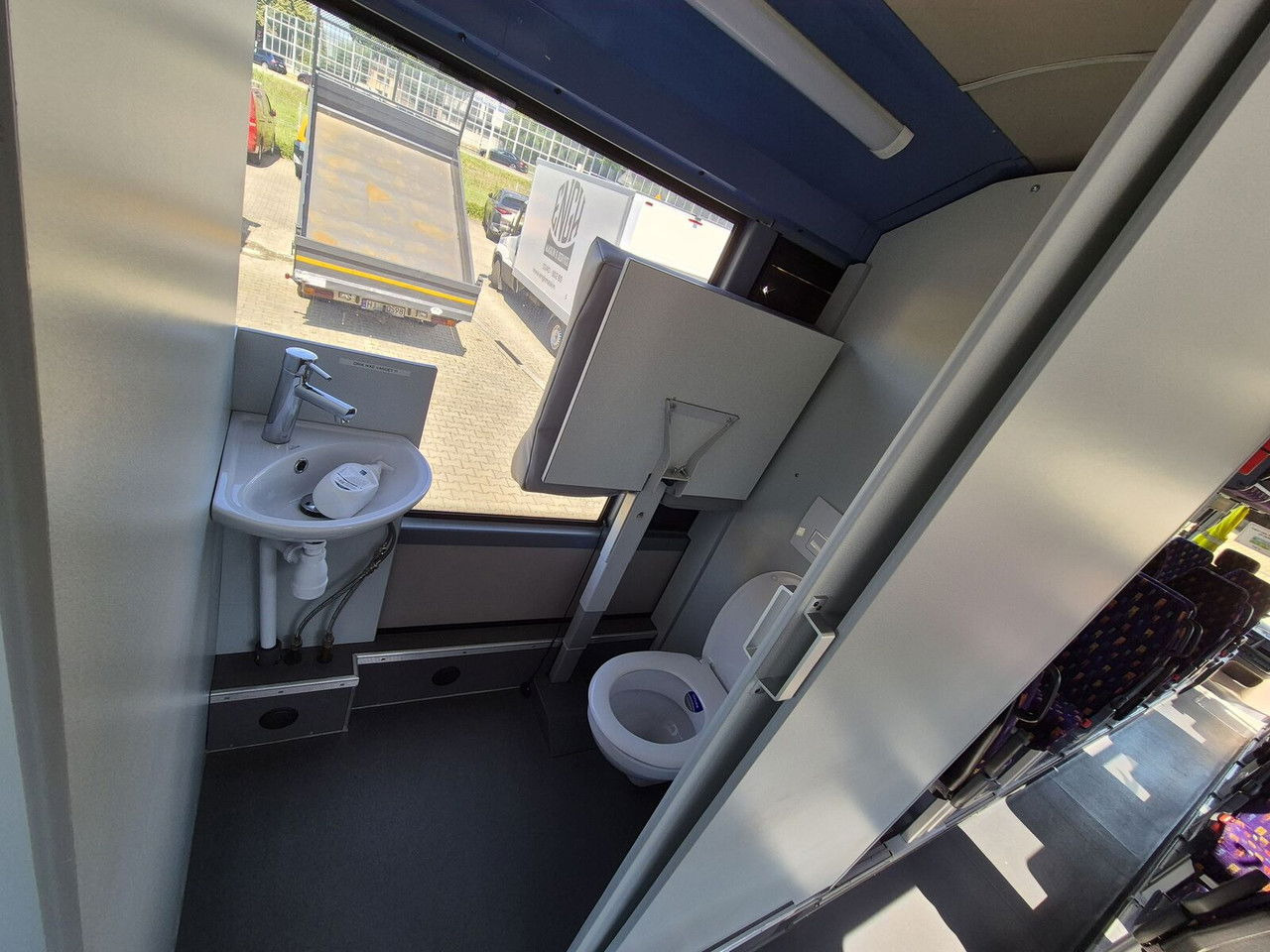 Autocar Irisbus Iveco 330 KM / Solar Panels / NEW Equiped: photos 17 Autocar Irisbus Iveco 330 KM / Solar Panels / NEW Equiped: photos 17