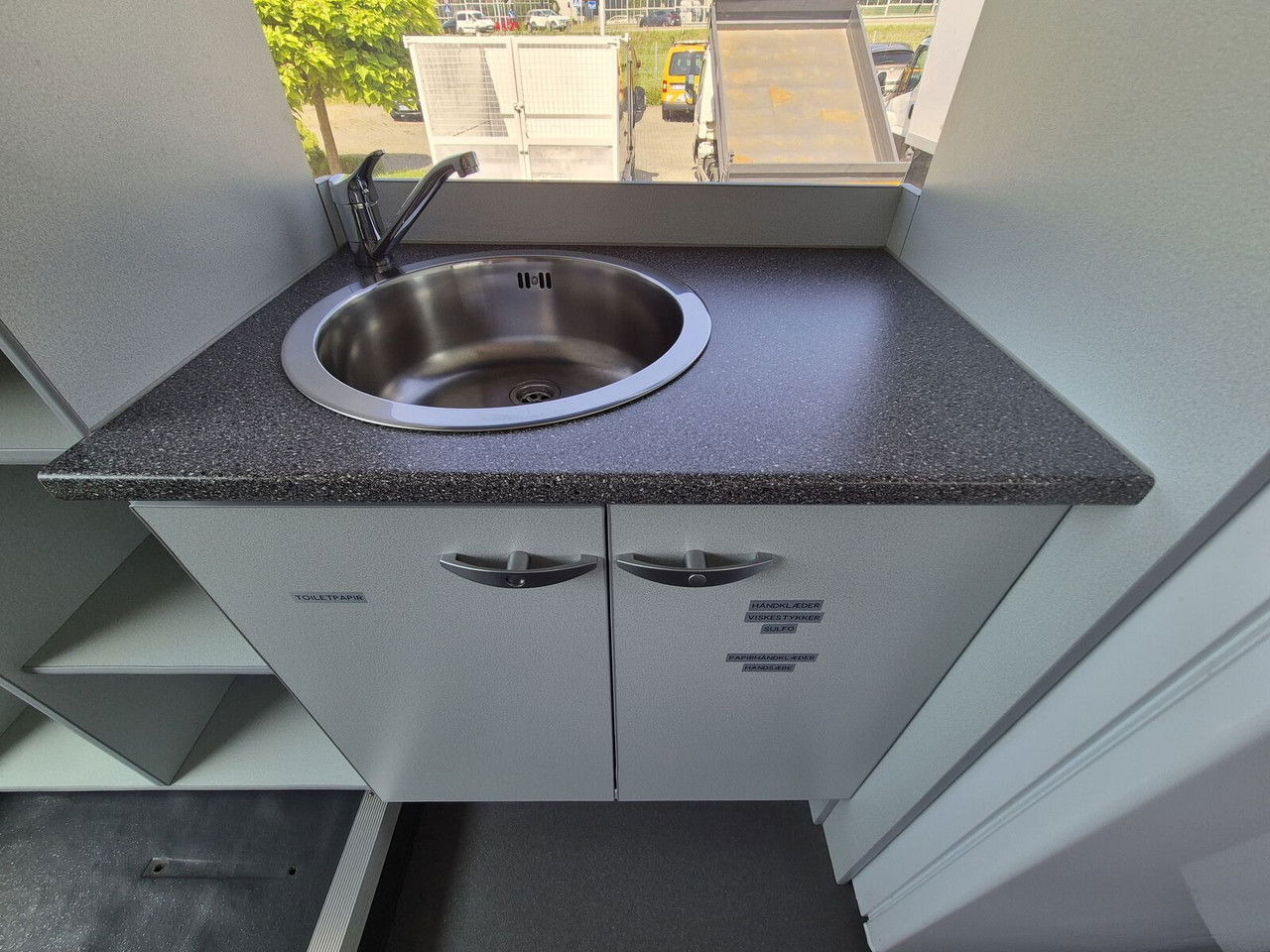 Autocar Irisbus Iveco 330 KM / Solar Panels / NEW Equiped: photos 19 Autocar Irisbus Iveco 330 KM / Solar Panels / NEW Equiped: photos 19