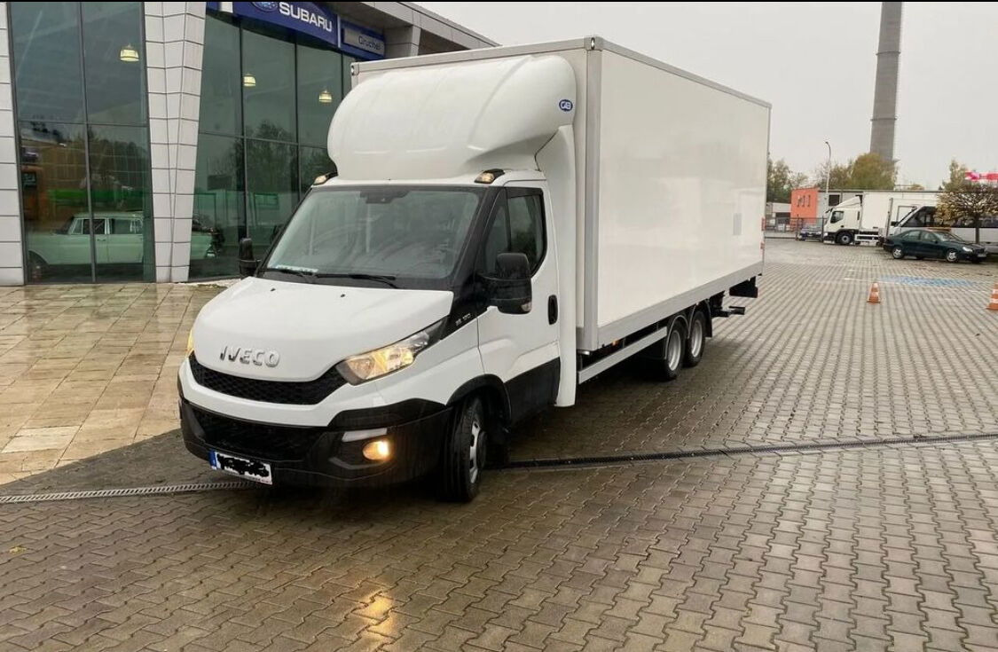 Iveco Daily 35C18 35C180 / Container / Veldhuizen Trailer / KAT. B+E - Fourgon: photos 1 Iveco Daily 35C18 35C180 / Container / Veldhuizen Trailer / KAT. B+E - Fourgon: photos 1