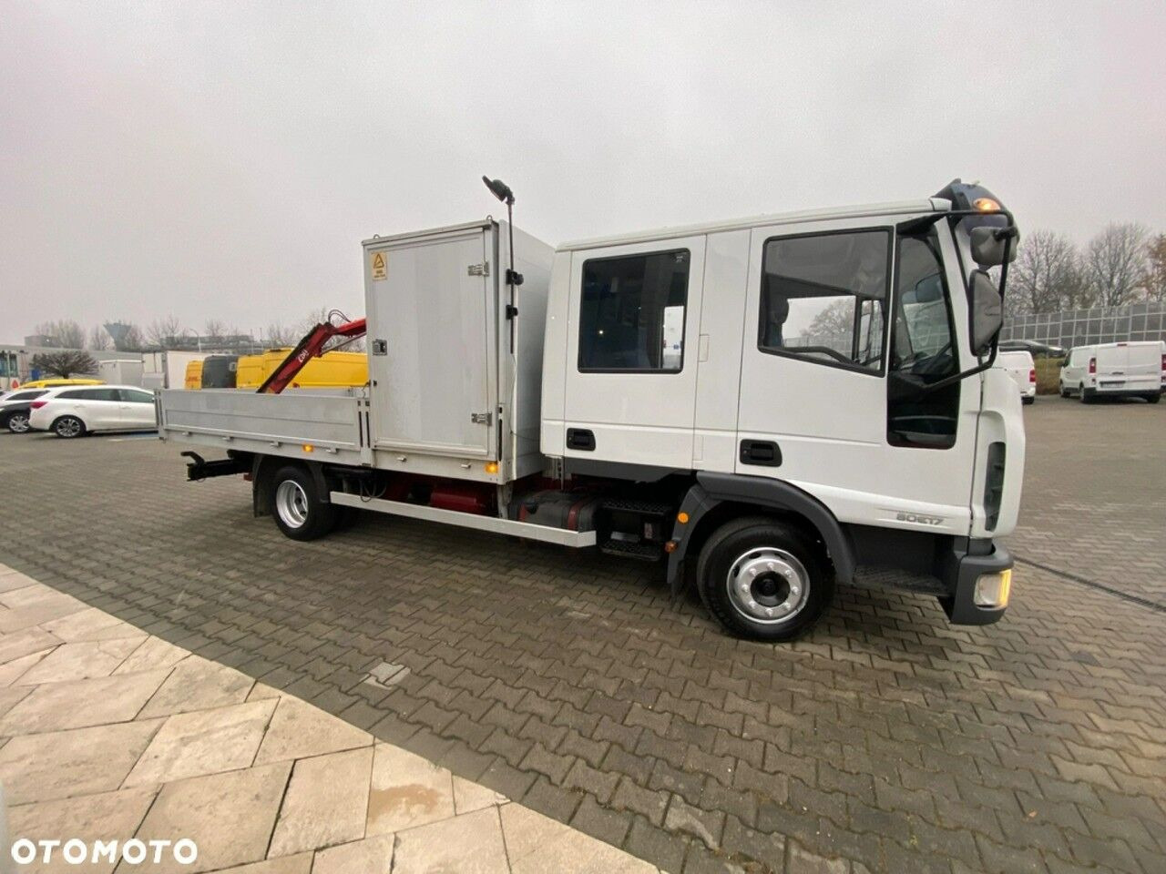 Iveco Eurocargo ML80E17 / HDS HMF / 1 Owner / Doka - Camion plateau, Camion grue: photos 2 Iveco Eurocargo ML80E17 / HDS HMF / 1 Owner / Doka - Camion plateau, Camion grue: photos 2