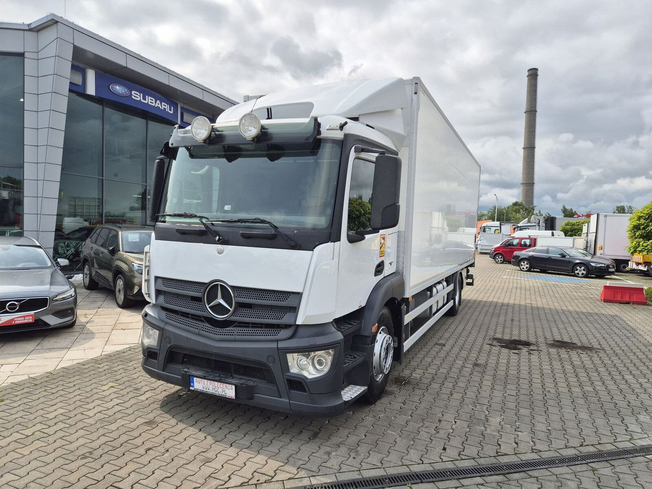 Mercedes-Benz Antos 1830 L - Camion fourgon: photos 2 Mercedes-Benz Antos 1830 L - Camion fourgon: photos 2