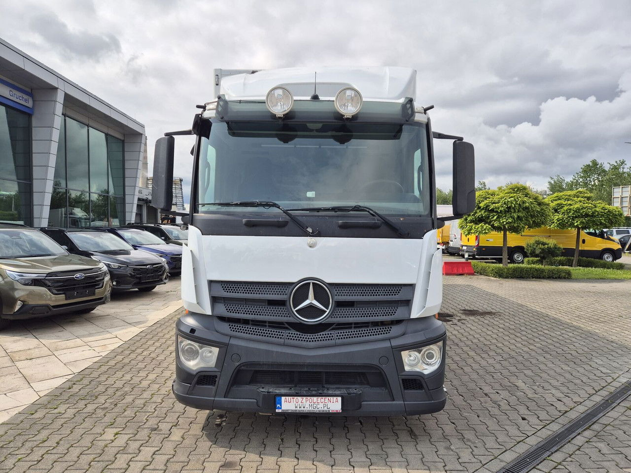 Mercedes-Benz Antos 1830 L - Camion fourgon: photos 3 Mercedes-Benz Antos 1830 L - Camion fourgon: photos 3