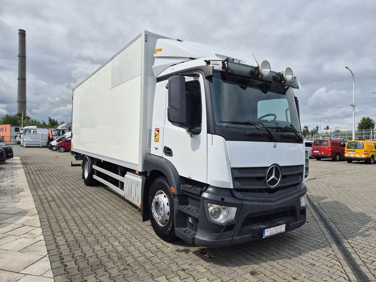 Mercedes-Benz Antos 1830 L - Camion fourgon: photos 4 Mercedes-Benz Antos 1830 L - Camion fourgon: photos 4