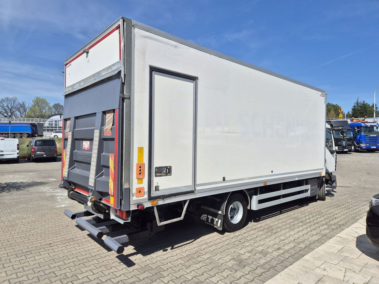Renault D Gama 12.220 / LOW KM / Euro6 - Camion fourgon: photos 5 Renault D Gama 12.220 / LOW KM / Euro6 - Camion fourgon: photos 5