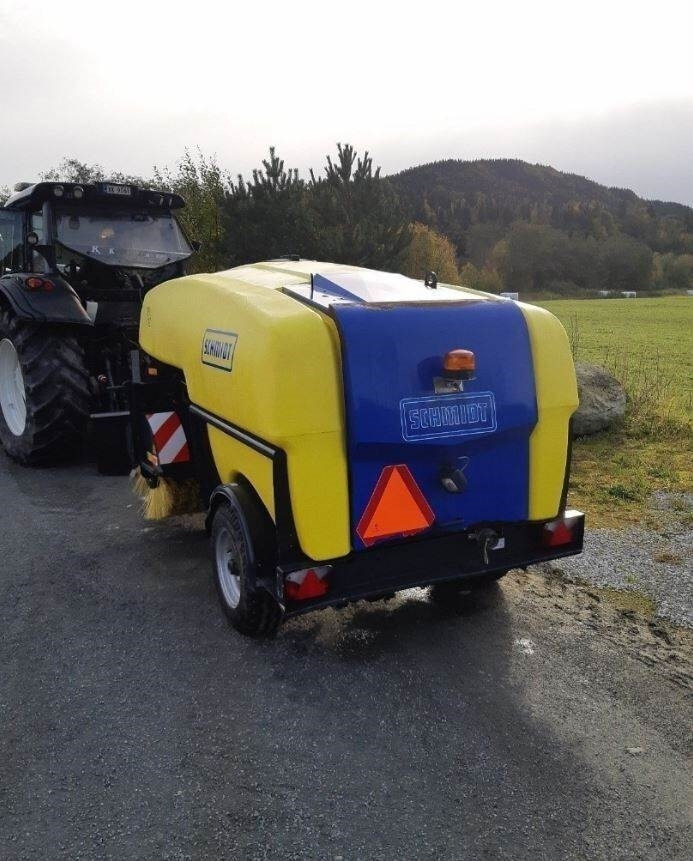 Schmidt TSS 122, Like NEW, Only 203 hours, up to 40KM/h - - Balayeuse de voirie: photos 3 Schmidt TSS 122, Like NEW, Only 203 hours, up to 40KM/h - - Balayeuse de voirie: photos 3