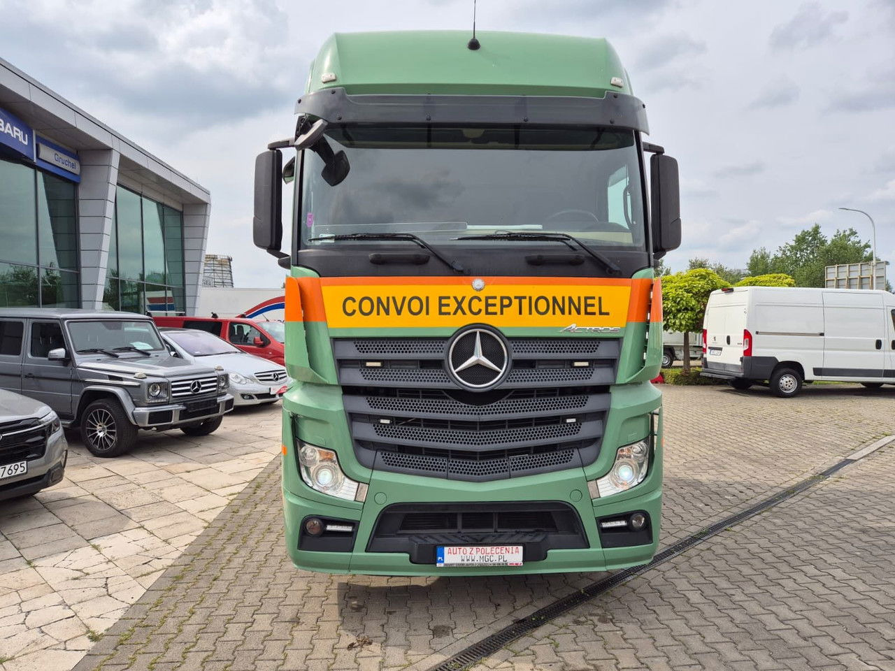 Mercedes-Benz Actros 4163 8X4 / 1 Owner / LOW KM / Super Condition - Tracteur routier: photos 4 Mercedes-Benz Actros 4163 8X4 / 1 Owner / LOW KM / Super Condition - Tracteur routier: photos 4
