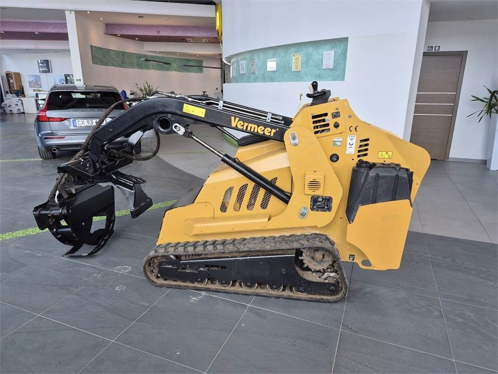 Vermeer S725TX MINI SKID STEER / 5 ATTACHMENTS / FROM DEAL - Chargeuse sur chenilles: photos 1 Vermeer S725TX MINI SKID STEER / 5 ATTACHMENTS / FROM DEAL - Chargeuse sur chenilles: photos 1