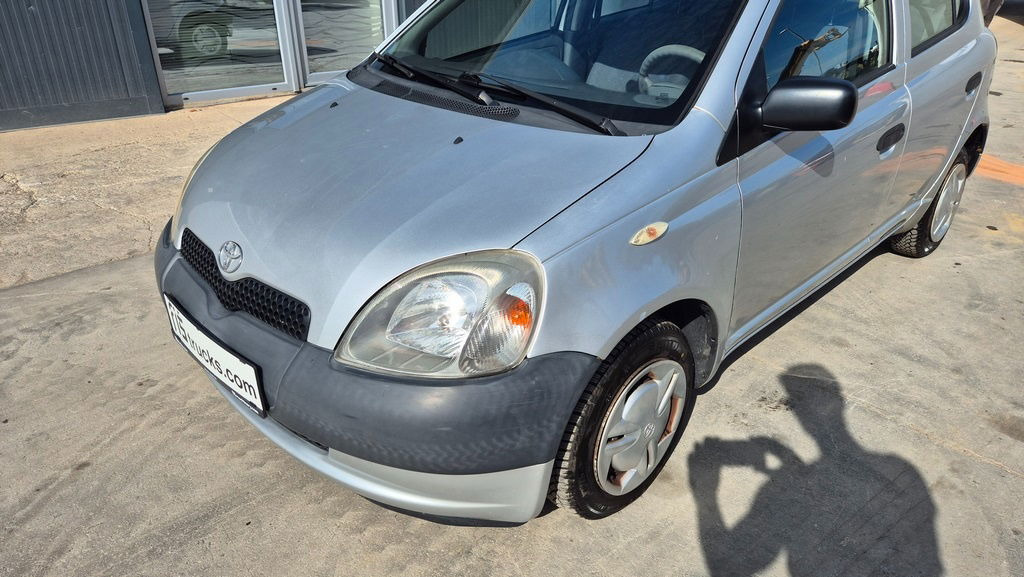 Toyota Yaris 1.0 - Petrol - 5 Doors - AC - Autre matériel: photos 2 Toyota Yaris 1.0 - Petrol - 5 Doors - AC - Autre matériel: photos 2