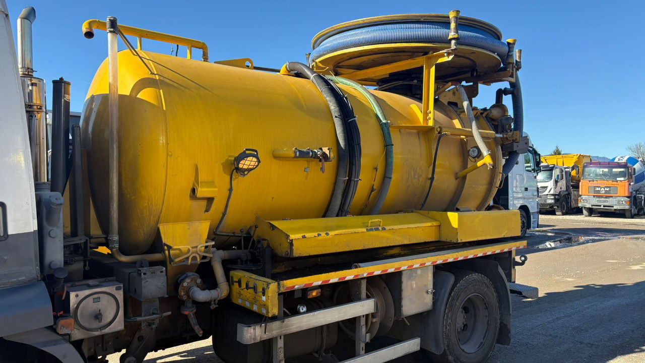 DAF AE55 4x2 vacuum + pressure truck - 8000 liters - Camion hydrocureur: photos 2 DAF AE55 4x2 vacuum + pressure truck - 8000 liters - Camion hydrocureur: photos 2