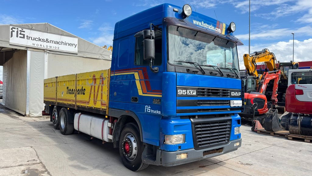DAF XF 95.380 6X2 stake body - air condition - Camion plateau: photos 3 DAF XF 95.380 6X2 stake body - air condition - Camion plateau: photos 3