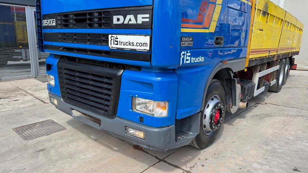 DAF XF 95.380 6X2 stake body - air condition - Camion plateau: photos 2 DAF XF 95.380 6X2 stake body - air condition - Camion plateau: photos 2