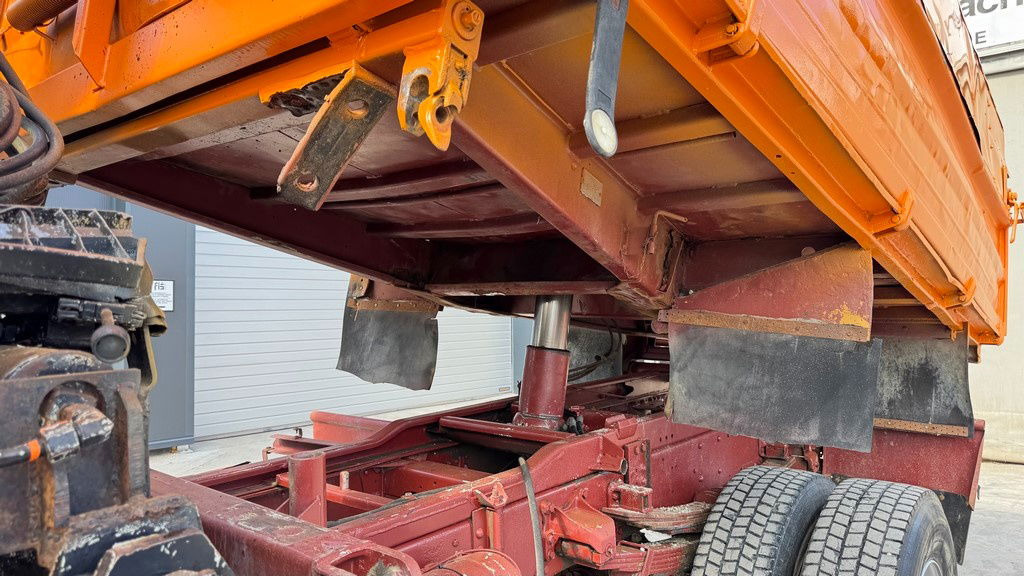 Camion benne Iveco 160-23 4x4 tipper - crane 9m: photos 7 Camion benne Iveco 160-23 4x4 tipper - crane 9m: photos 7