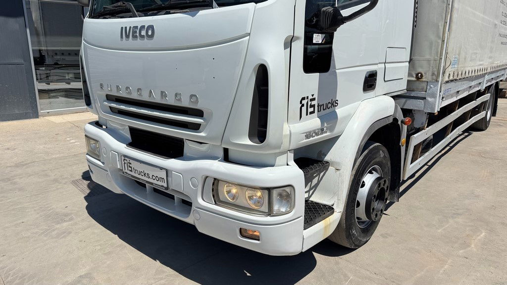 Iveco EuroCargo 160 E24 4X2 tarpaulin - air condition - Camion à rideaux coulissants: photos 2 Iveco EuroCargo 160 E24 4X2 tarpaulin - air condition - Camion à rideaux coulissants: photos 2