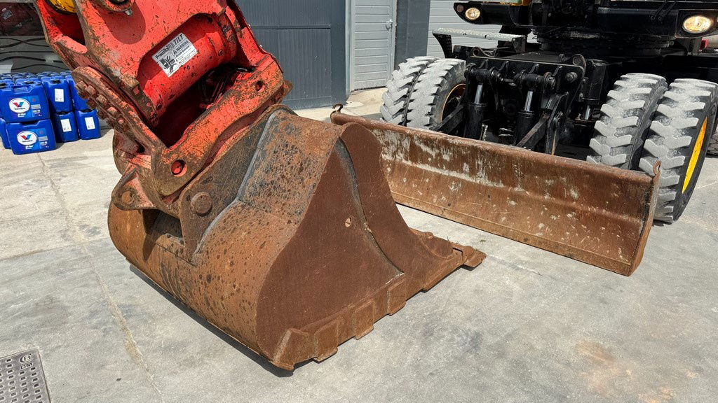 JCB JS175W - 2019 Year - 6640 Hours - Stabilizers - Pelle sur pneus: photos 4 JCB JS175W - 2019 Year - 6640 Hours - Stabilizers - Pelle sur pneus: photos 4