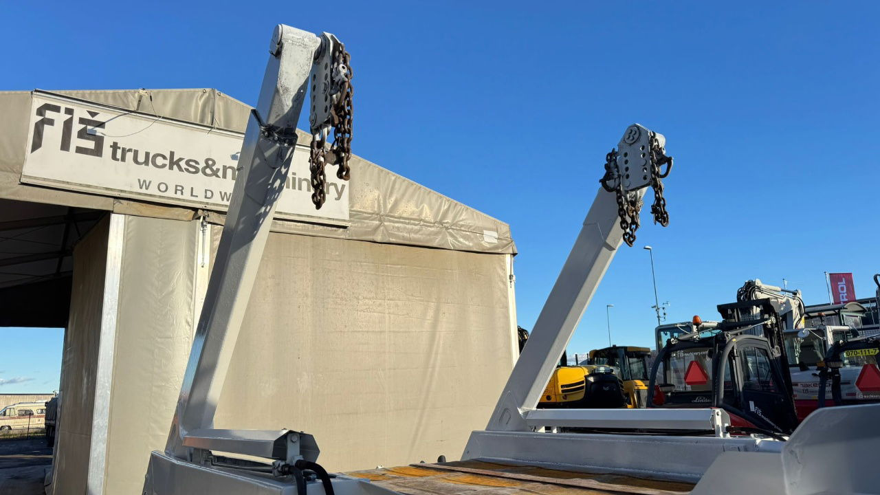 MAN 18.284 LK 4x2 absetz tipper - euro 2 - Camion porte-conteneur/ Caisse mobile: photos 4 MAN 18.284 LK 4x2 absetz tipper - euro 2 - Camion porte-conteneur/ Caisse mobile: photos 4