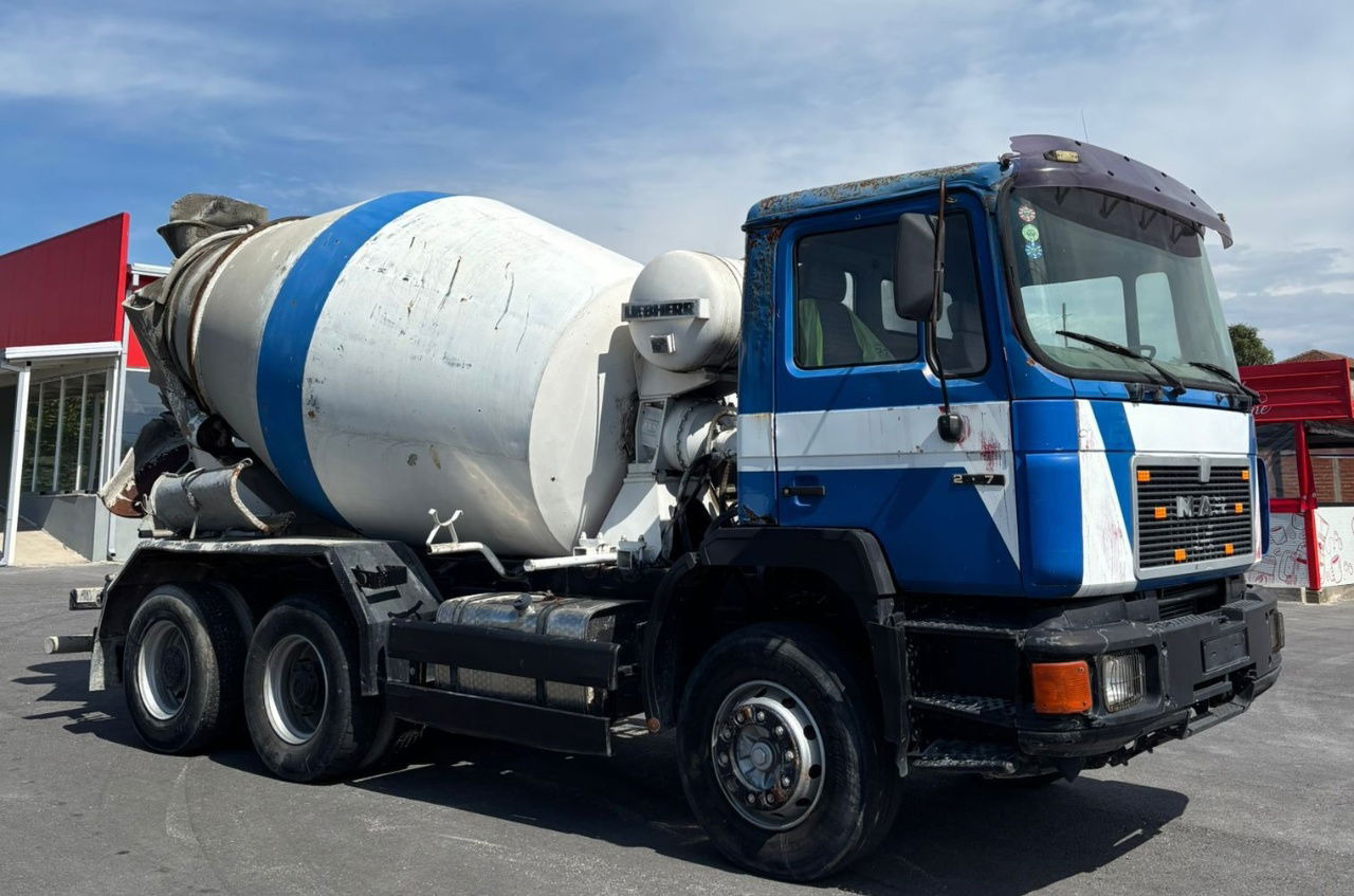 MAN 25.272 6x4 chassis- complete spring - Camion malaxeur: photos 4 MAN 25.272 6x4 chassis- complete spring - Camion malaxeur: photos 4
