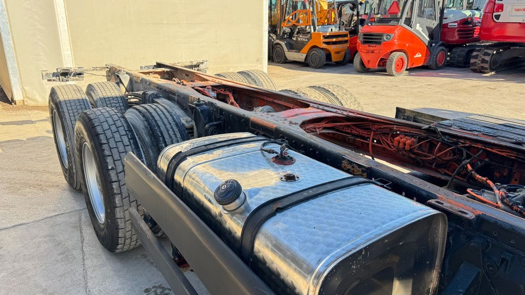 Châssis cabine MAN 25.272 6x4 chassis- complete spring: photos 6 Châssis cabine MAN 25.272 6x4 chassis- complete spring: photos 6