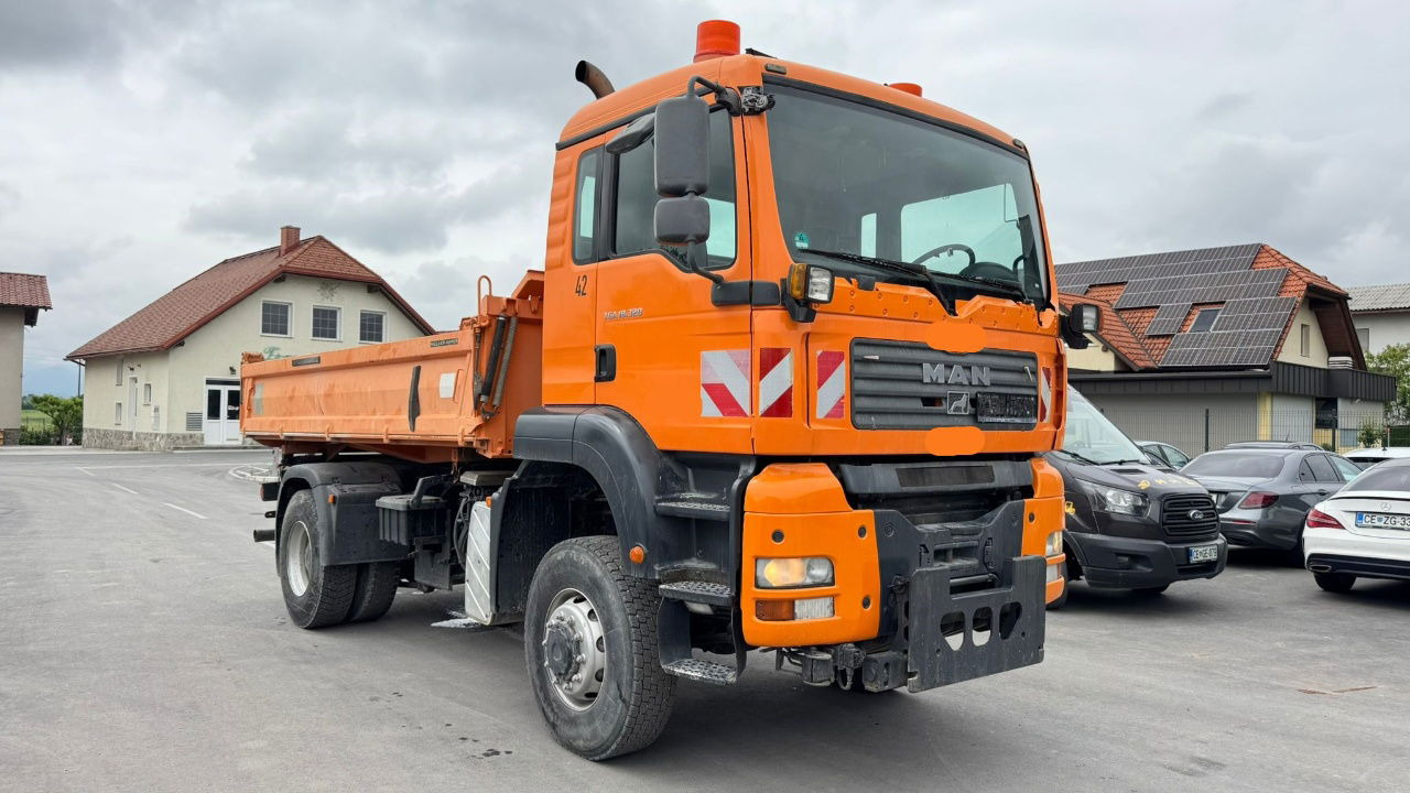 MAN TGA 18.320 4X4 meiller tipper - euro 4 - Camion benne: photos 3 MAN TGA 18.320 4X4 meiller tipper - euro 4 - Camion benne: photos 3