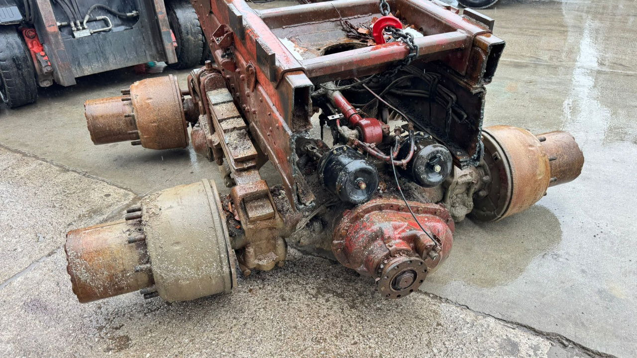 Mercedes-Benz 13TON Double Axles 6X4 - Essieu et pièces pour Camion: photos 3 Mercedes-Benz 13TON Double Axles 6X4 - Essieu et pièces pour Camion: photos 3