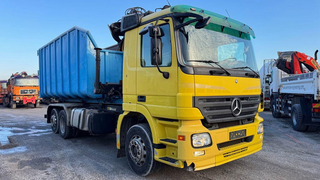 Mercedes-Benz Actros 2546 6x2 abroll tipper - crane LIV - scissors - retarder - lifting axle - Camion porte-conteneur/ Caisse mobile: photos 4 Mercedes-Benz Actros 2546 6x2 abroll tipper - crane LIV - scissors - retarder - lifting axle - Camion porte-conteneur/ Caisse mobile: photos 4