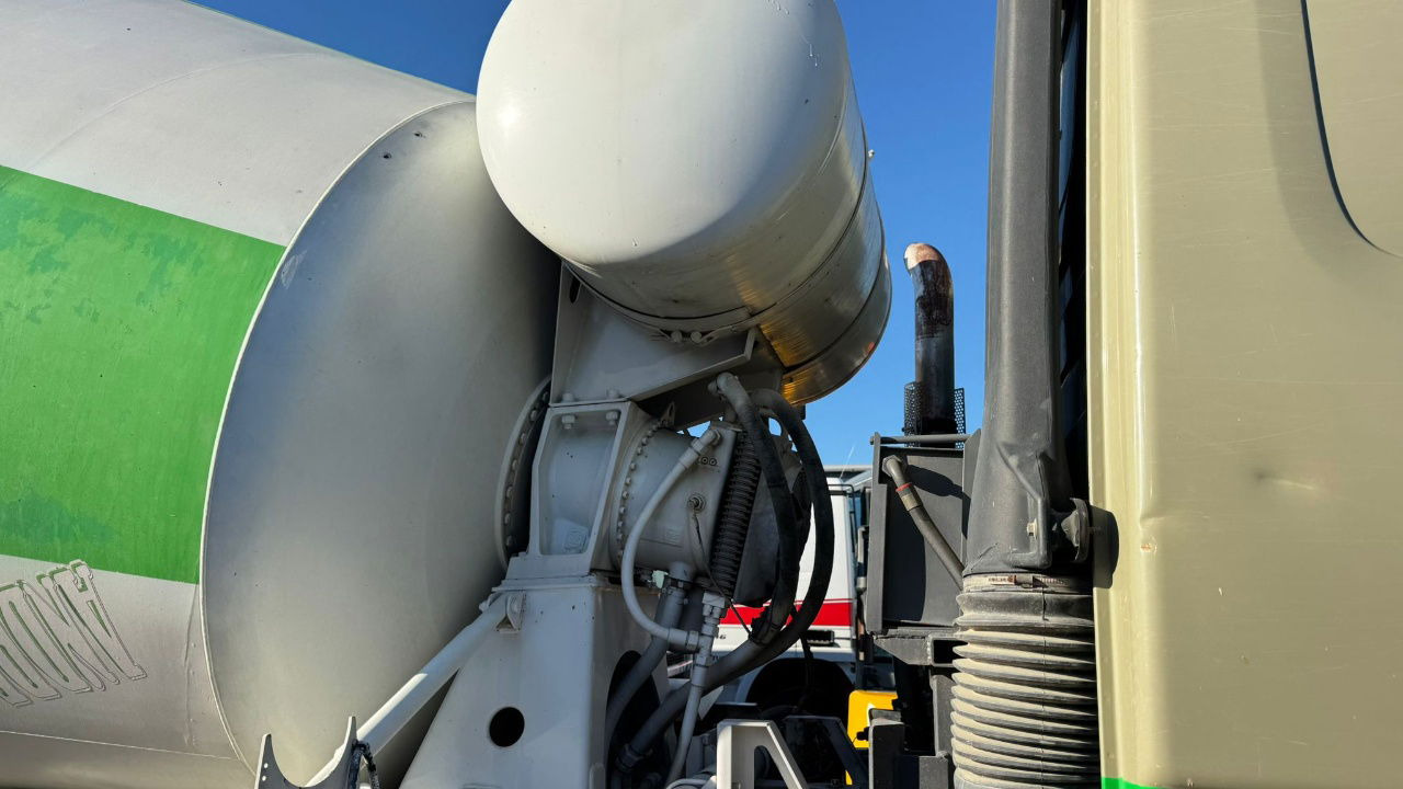 Mercedes-Benz Actros 2636 6x4 mixer stetter 7m3 - Camion malaxeur: photos 5 Mercedes-Benz Actros 2636 6x4 mixer stetter 7m3 - Camion malaxeur: photos 5