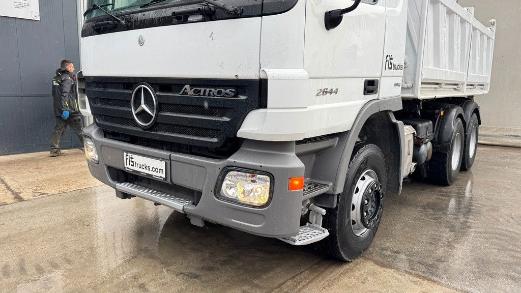 Mercedes-Benz Actros 2644 K 6x4 meiller tipper - euro 4 - Camion benne: photos 2 Mercedes-Benz Actros 2644 K 6x4 meiller tipper - euro 4 - Camion benne: photos 2