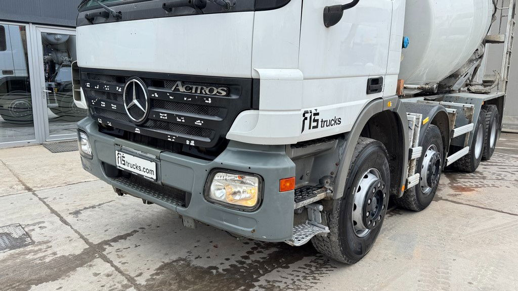 Mercedes-Benz Actros 3241 8x4 mixer 9m3 - Camion malaxeur: photos 2 Mercedes-Benz Actros 3241 8x4 mixer 9m3 - Camion malaxeur: photos 2