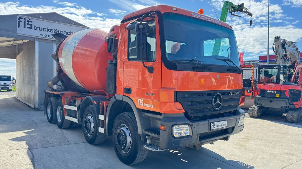 Mercedes-Benz Actros 3241 8x4 mixer 9m3 - Camion malaxeur: photos 3 Mercedes-Benz Actros 3241 8x4 mixer 9m3 - Camion malaxeur: photos 3