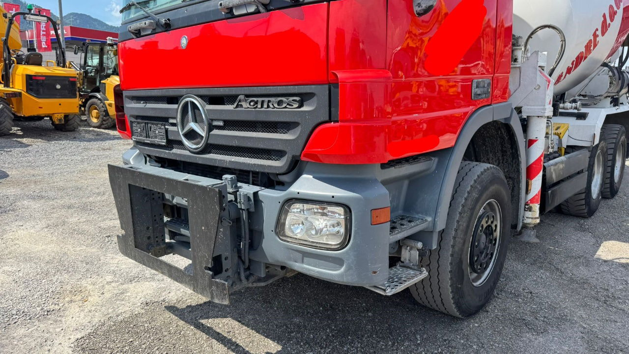 Mercedes-Benz Actros 3341 6x4 7m3 + 24m Cifa - Camion malaxeur: photos 2 Mercedes-Benz Actros 3341 6x4 7m3 + 24m Cifa - Camion malaxeur: photos 2