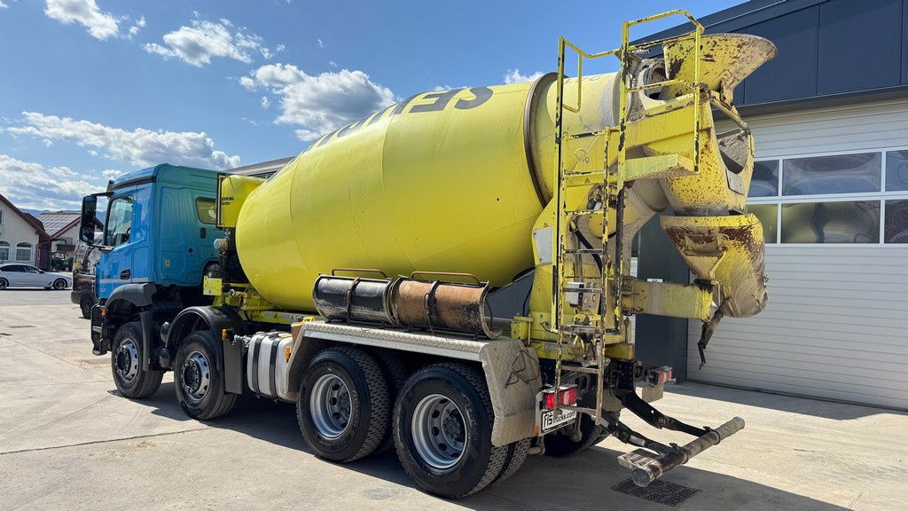 Mercedes-Benz Arocs 3543 8x4 schwing mixer 9m3 - Camion malaxeur: photos 5 Mercedes-Benz Arocs 3543 8x4 schwing mixer 9m3 - Camion malaxeur: photos 5