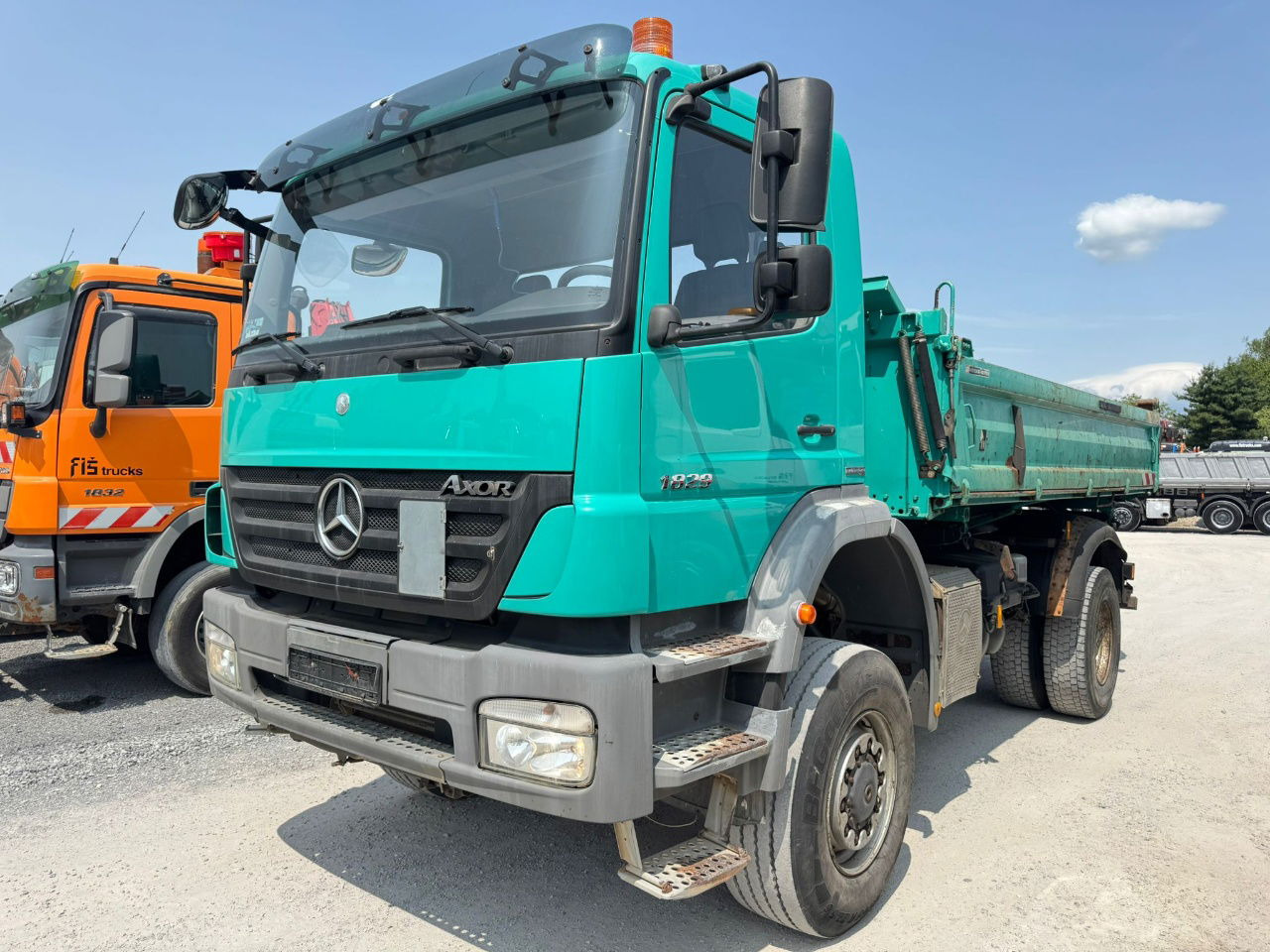 Mercedes-Benz Axor 1829 K 4x4 meiller tipper - Spring - Camion benne: photos 1 Mercedes-Benz Axor 1829 K 4x4 meiller tipper - Spring - Camion benne: photos 1