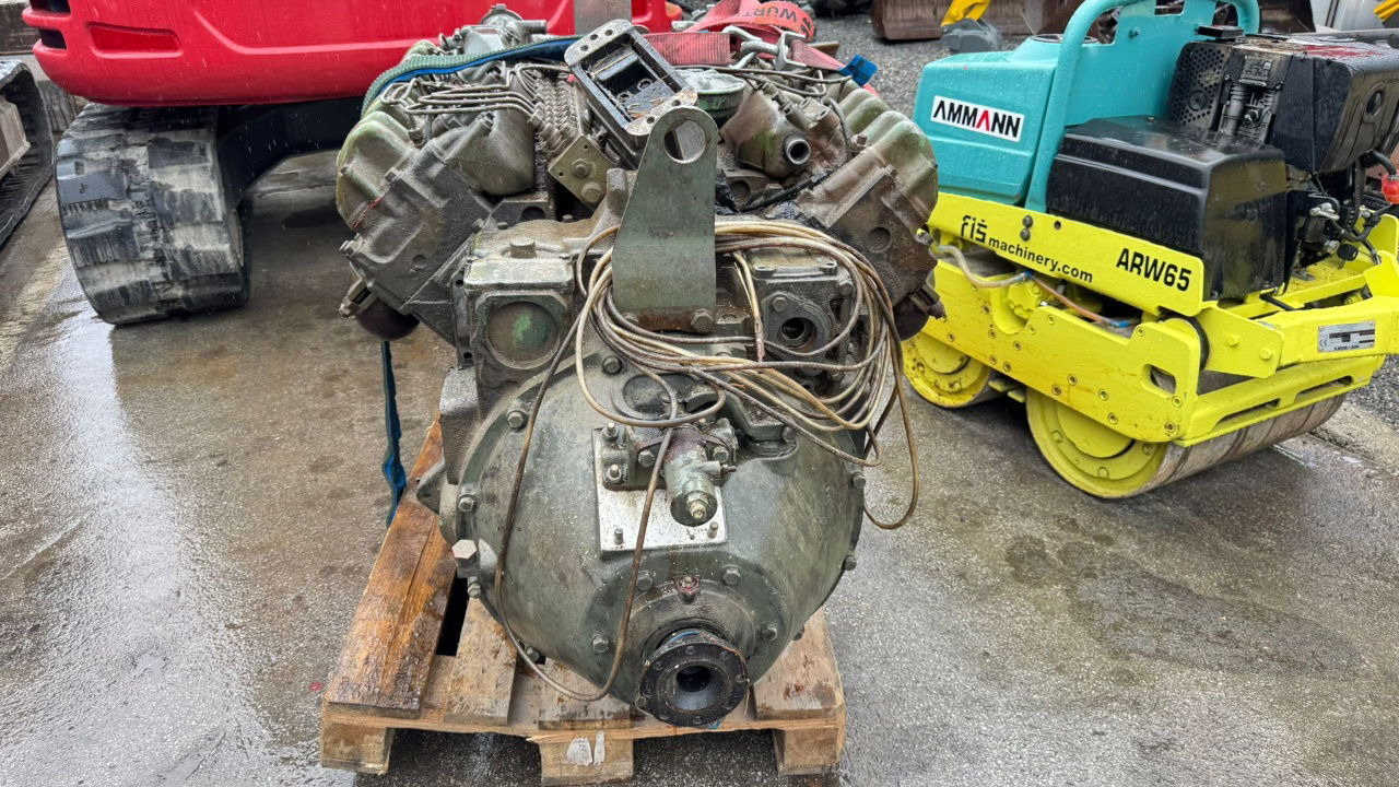 Crédit-bail Mercedes-Benz Engine V10 - OM 403.1 - nr.2 Mercedes-Benz Engine V10 - OM 403.1 - nr.2: photos 6 Crédit-bail Mercedes-Benz Engine V10 - OM 403.1 - nr.2 Mercedes-Benz Engine V10 - OM 403.1 - nr.2: photos 6