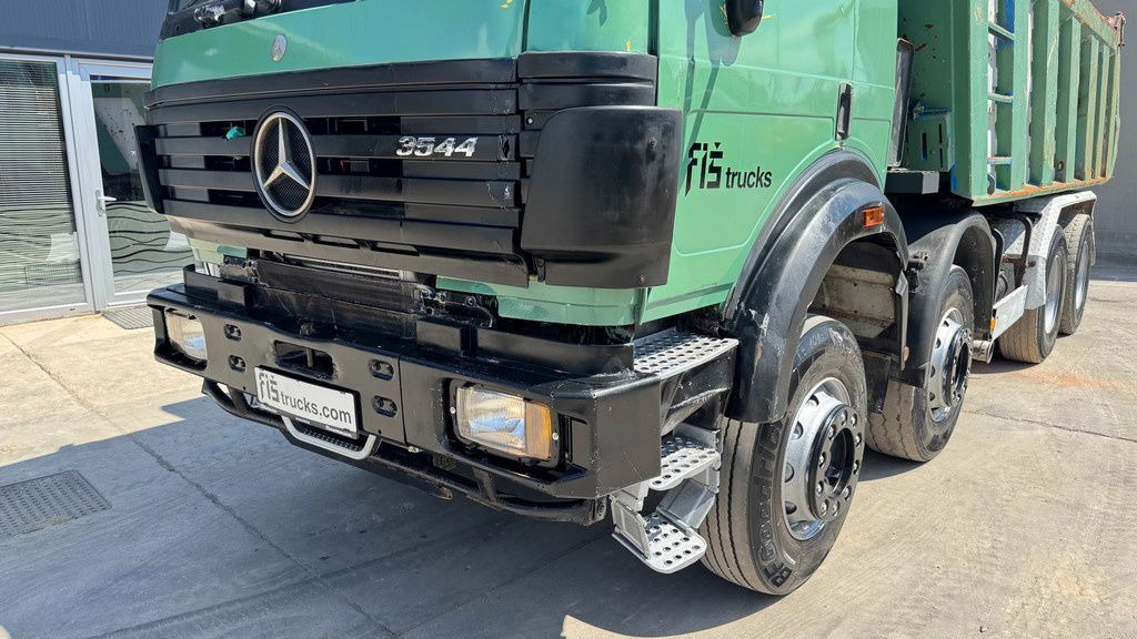 Mercedes-Benz SK 3235 8X4 tipper - V8 - Camion benne: photos 2 Mercedes-Benz SK 3235 8X4 tipper - V8 - Camion benne: photos 2